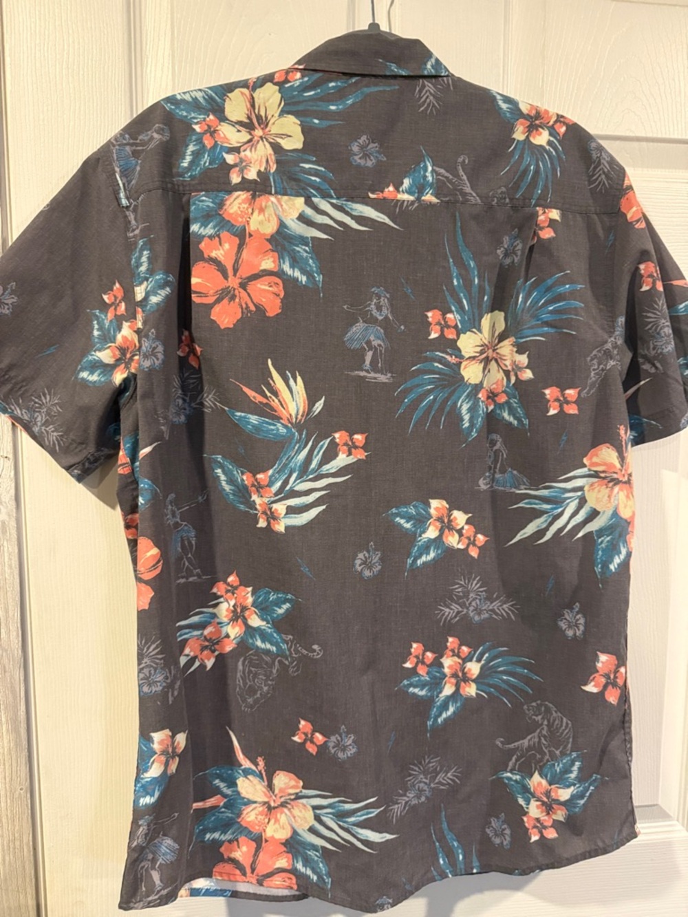 O'Neill Men's Gray Tropical Floral Short-Sleeve Button Shirt - Picture 3 of 3